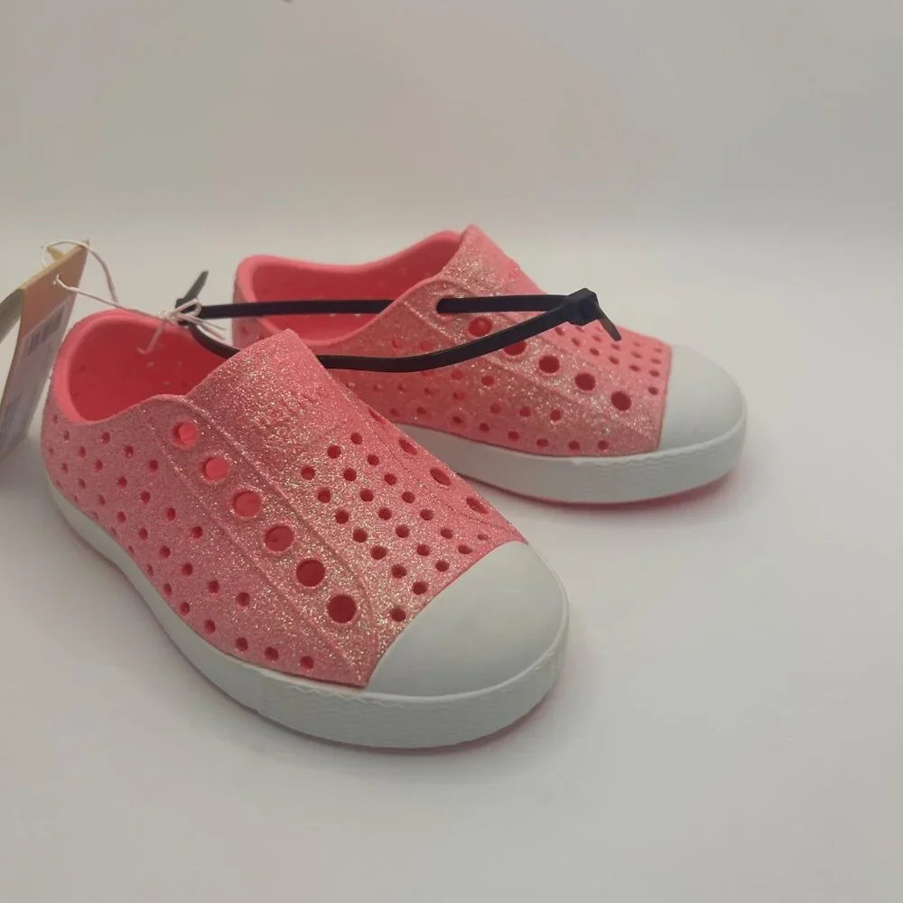 NWT Native Shoes Jefferson Bling Girl's Water Shoes pink sparkle white shell c5